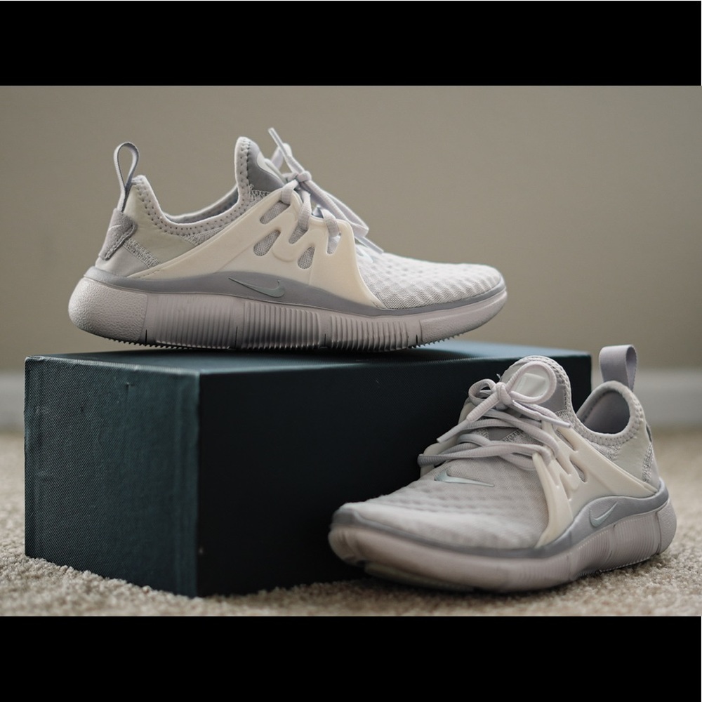 Women’s Everyday White Nikes